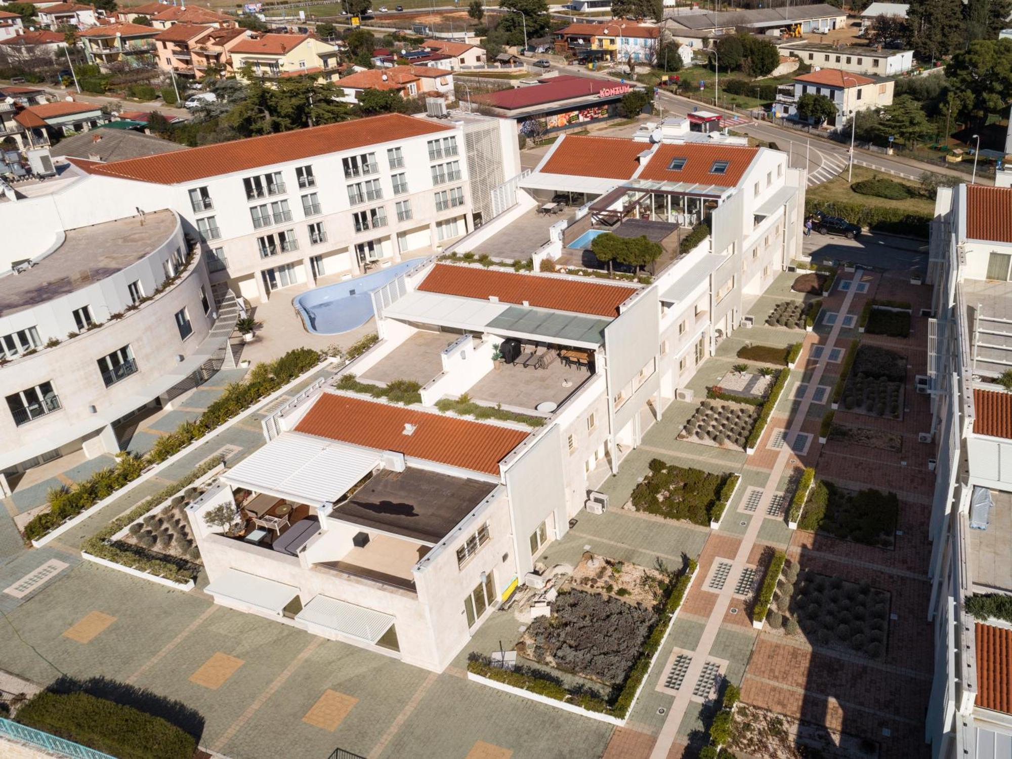 Humagum Sea View Apartment - Garden Palace Umago Exterior foto