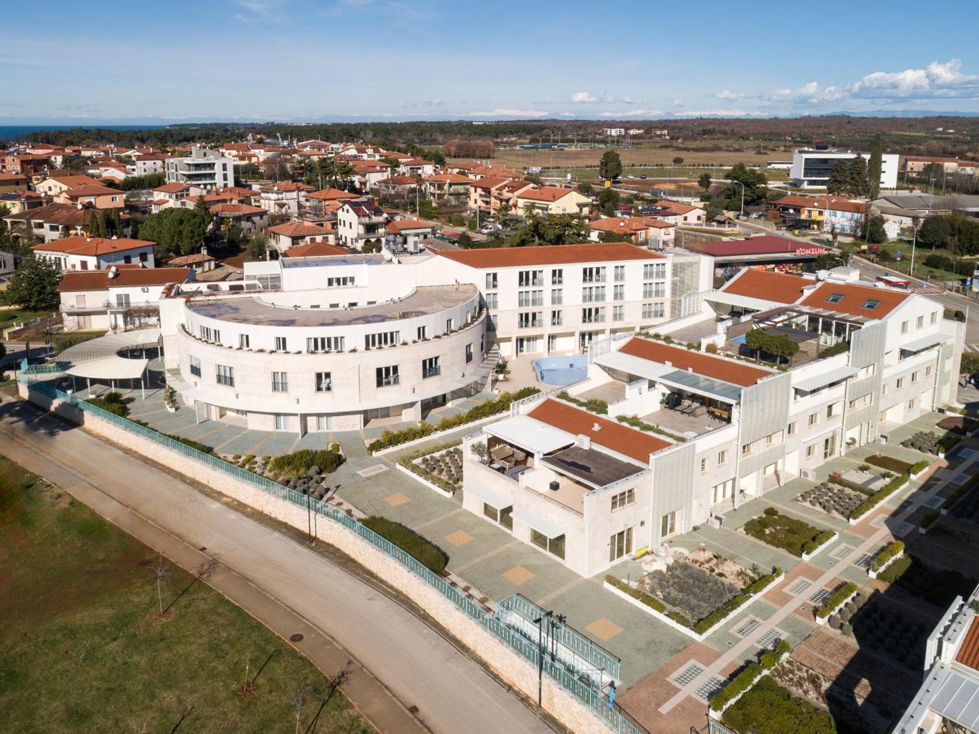 Humagum Sea View Apartment - Garden Palace Umago Exterior foto
